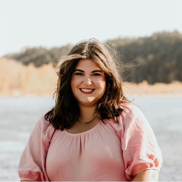 Meet your Posher, Ashley - Picture 1 of 1